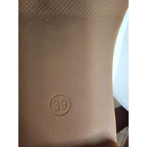 Cuccoo White Slip-On Loafers Flats with Gold Chain Detail –Women's Size 39 - Picture 5 of 7